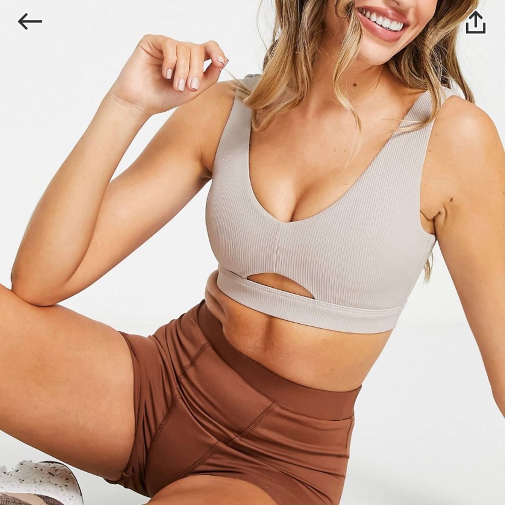 Light support sports bra